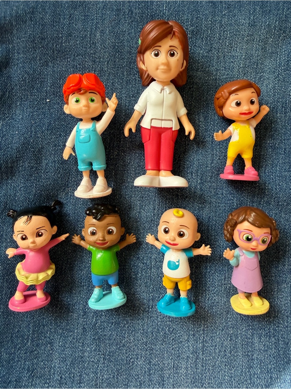 COCOMELON Collection- 7 PC TOY figurines / cake toppers
